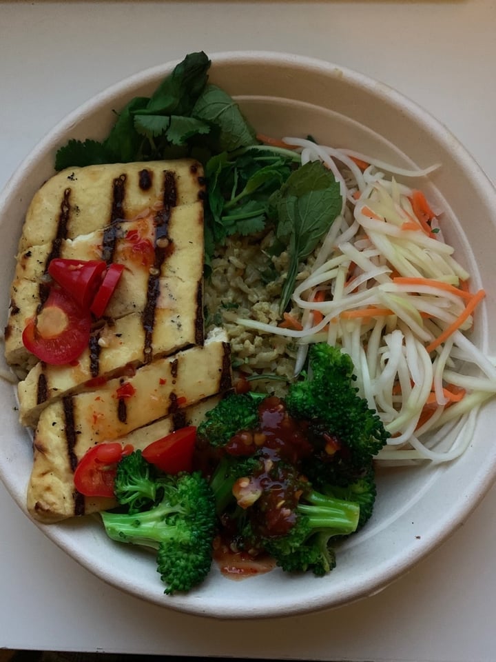 photo of Veggie Grill The Far East Bowl shared by @alexandraxnicole on  28 Mar 2020 - review
