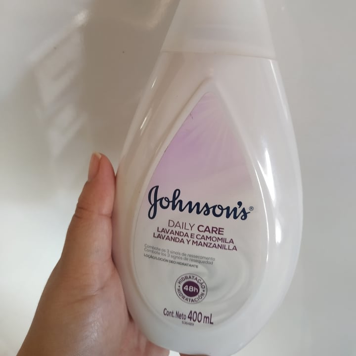 review photo of Johnson & Johnson Loção Hidratante shared by @natymadu on 12 May 2022 - review