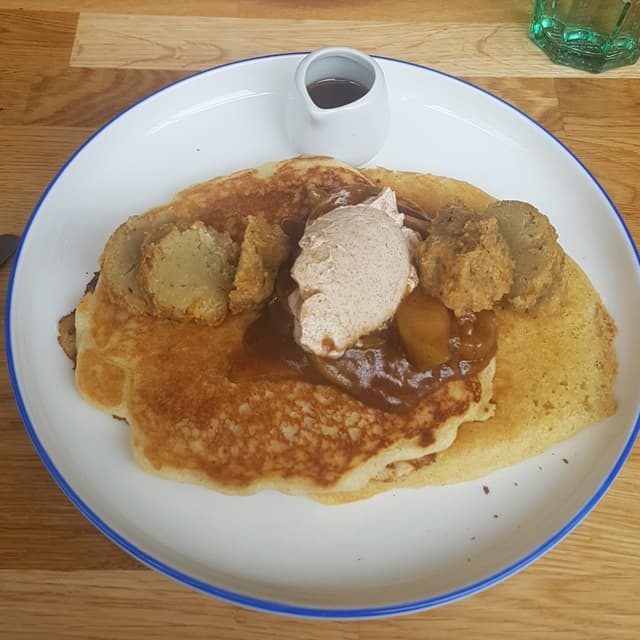 Foto do prato “Chicken and Waffles (Pancakes)”