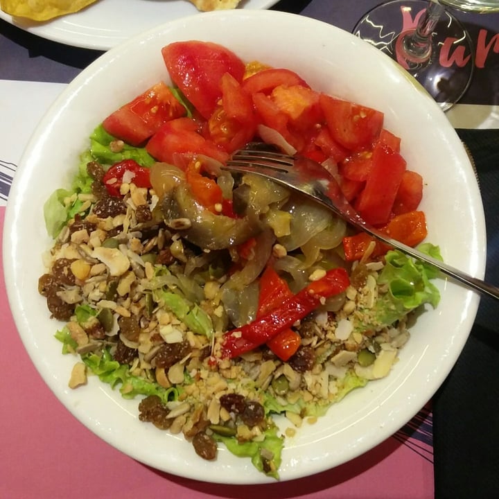 photo of Taberna "El Parral" Ensalada. shared by @vidalvalmala on  11 Oct 2020 - review