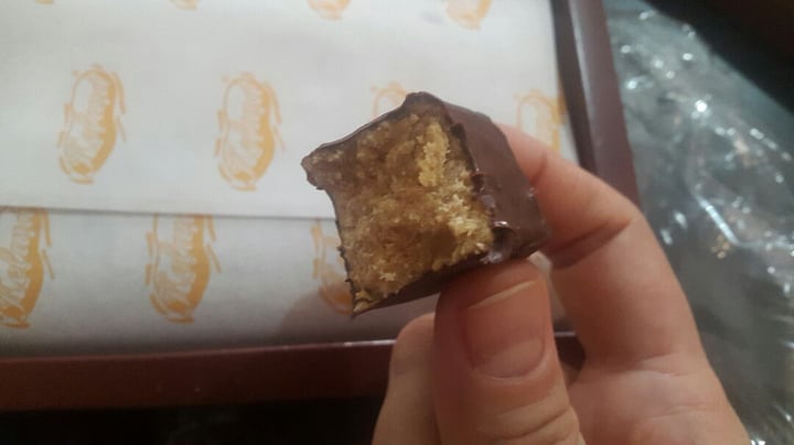 photo of Kelwá Turrón de maní con chocolate shared by @arianeh on  12 Mar 2020 - review