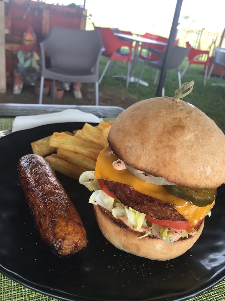 review photo of Asher's Corner Cafe @ Ashers Farm Sanctuary Beyond Burger shared by @daniellahirsch on 21 Jan 2020 - review