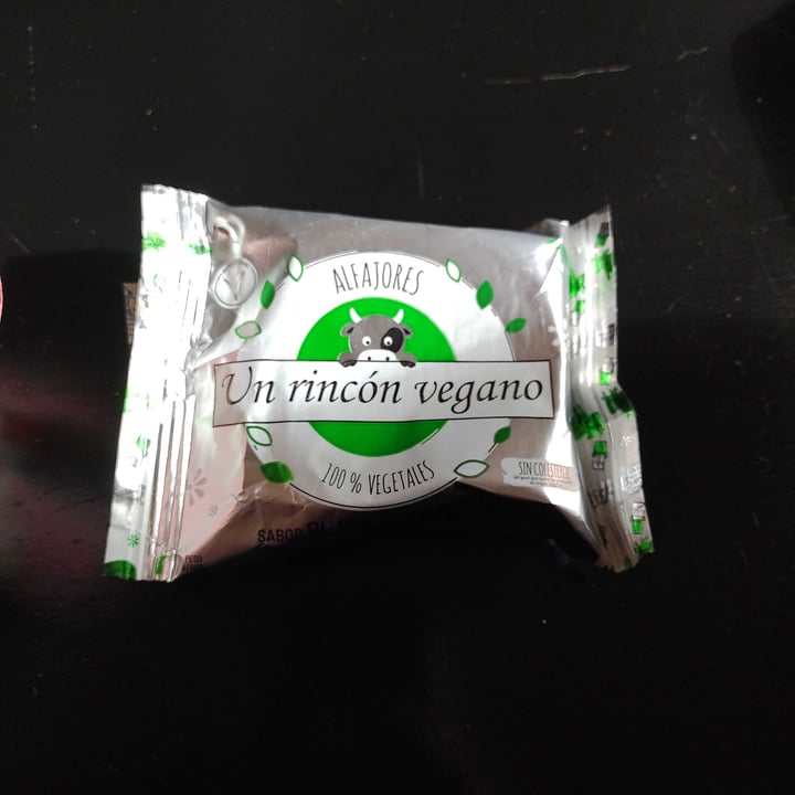 photo of Un Rincón Vegano Alfajor Black Chocolate shared by @flor0602 on  27 Apr 2021 - review