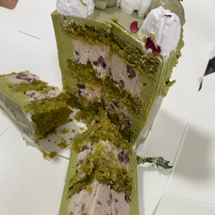 photo of Greendot Patisserie ILY So Matcha Azuki Cake shared by @peasfulpea on  27 Aug 2022 - review