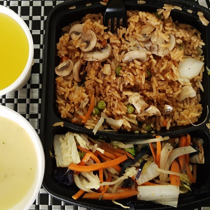 review photo of Sarku Japan Arroz Teriyaki con champiñones y ensalada salteada. shared by @mariapaulavalbuena on 03 Jun 2020 - review
