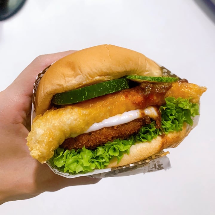 review photo of VeganBurg Singapore Rasa Sayang Burger shared by @melogello on 10 Jul 2021 - review