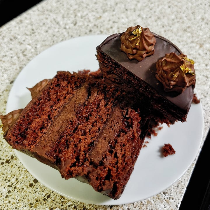 photo of Mamancy Tea & Chocolate Chocolate Cake shared by @treenuh on  27 Jan 2021 - review