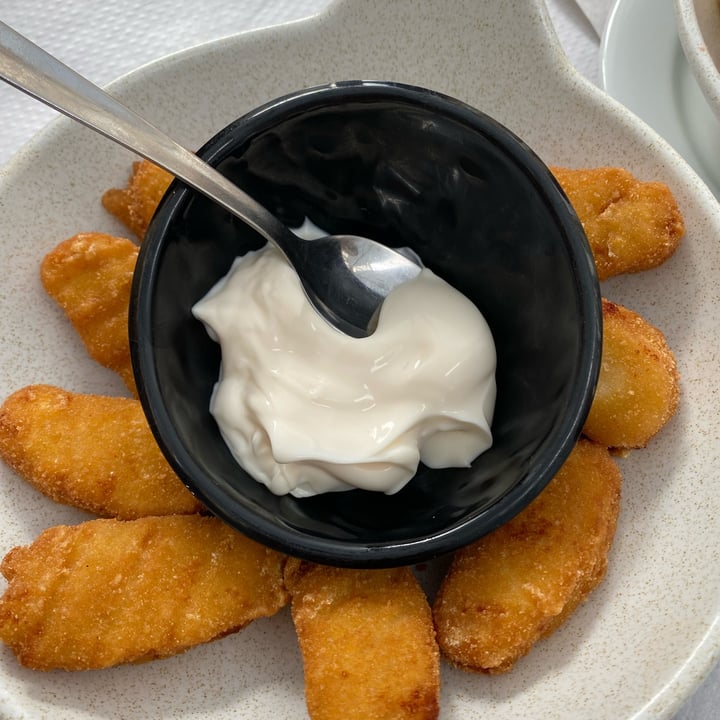photo of Legends Cafe Nuggets veganos shared by @saradoval on  25 Oct 2021 - review