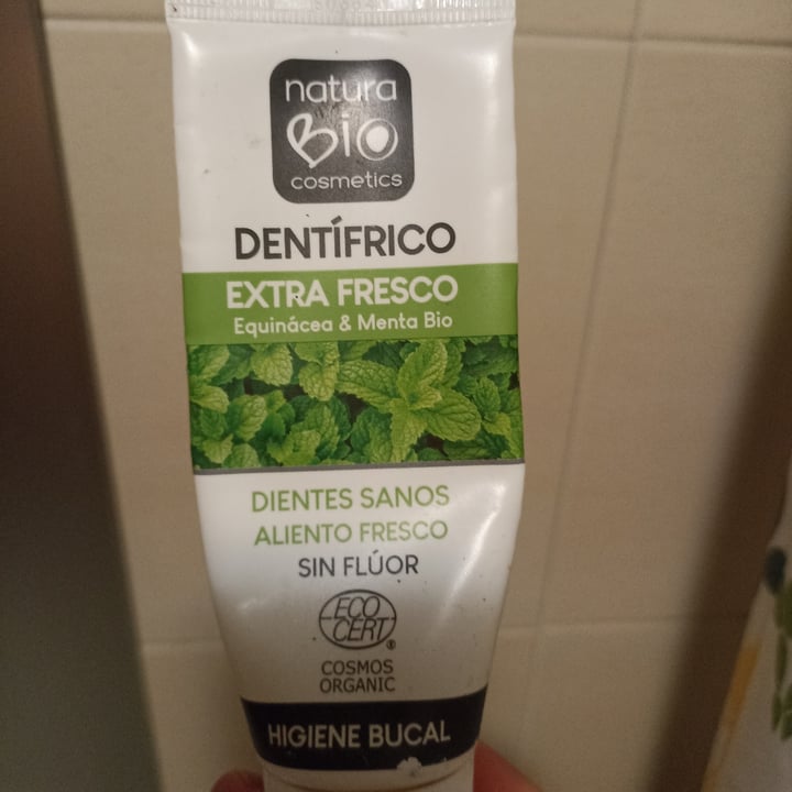 photo of Natura Bio Cosmetics Dentífrico shared by @trajkovskagutierrez on  30 Mar 2022 - review