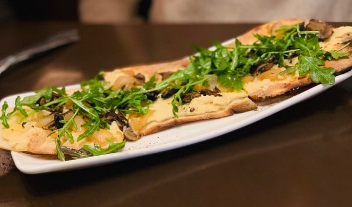 review photo of Ruddy Duck Brewery & Grill Cashew Cheese Flatbreads shared by @akkvegan on 03 Feb 2019 - review