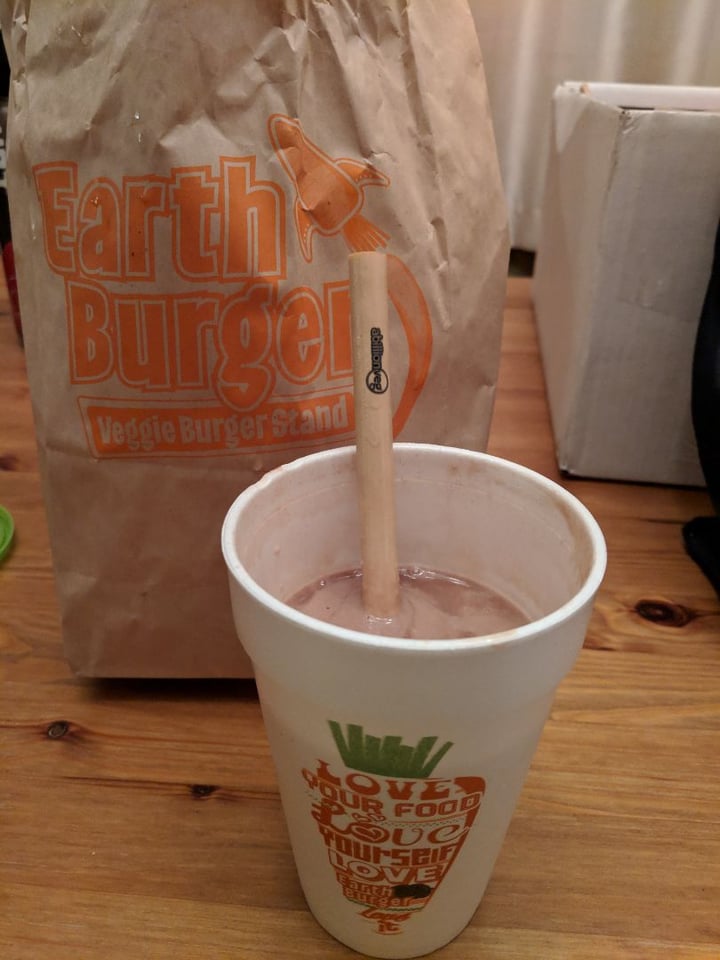 photo of Earth Burger Chocolate earthshake shared by @compassionatekisses on  31 Dec 2018 - review