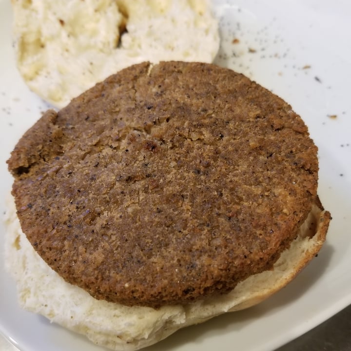 photo of Trader Joe's High protein veggie burger shared by @tracyrocks on  03 Apr 2021 - review