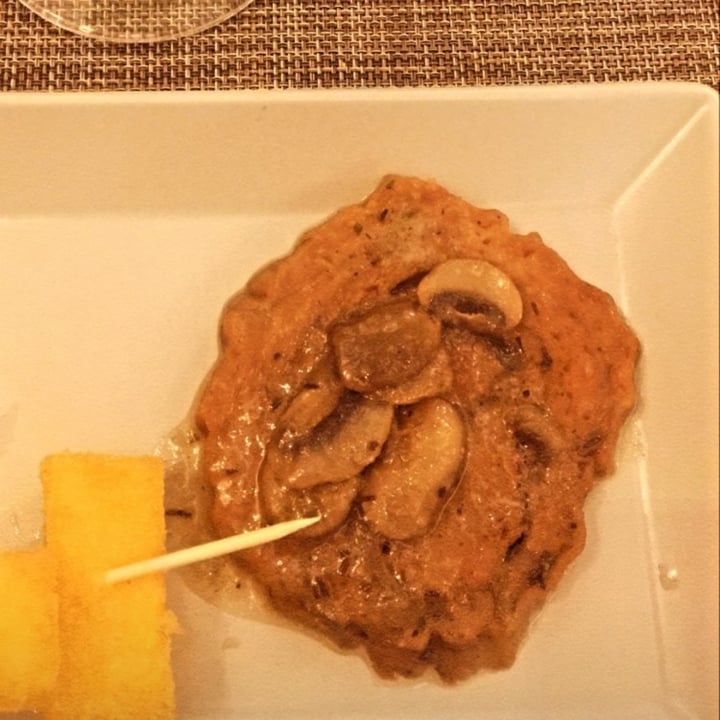 photo of GingerGi Veggie-Pop restaurant Seitan con polenta fritta shared by @saramas on  05 Apr 2022 - review