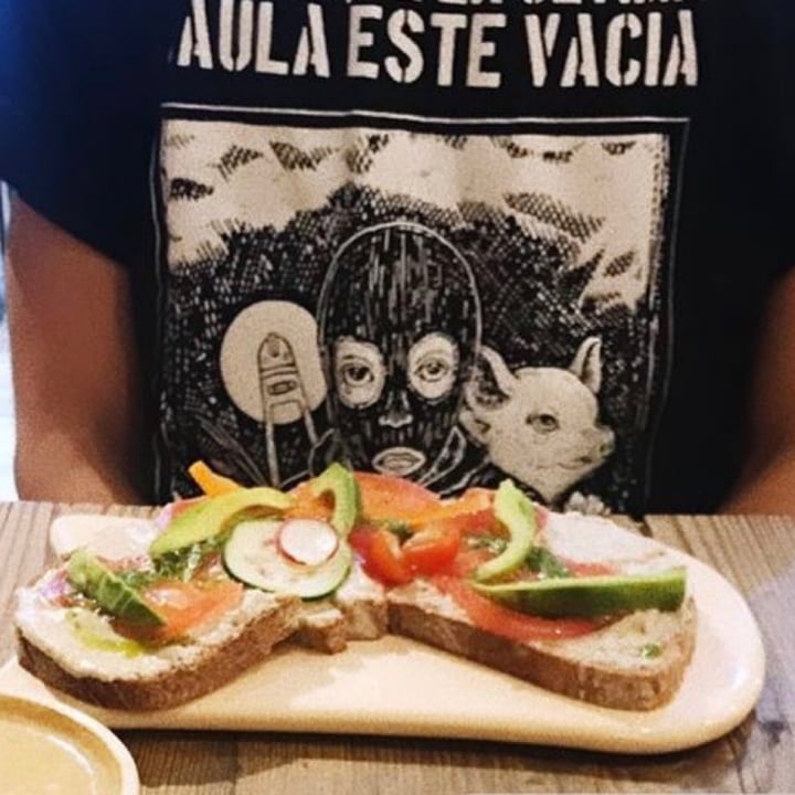 photo of Le Pain Quotidien Avocado Toast shared by @shelterforfoxes on  03 May 2021 - review