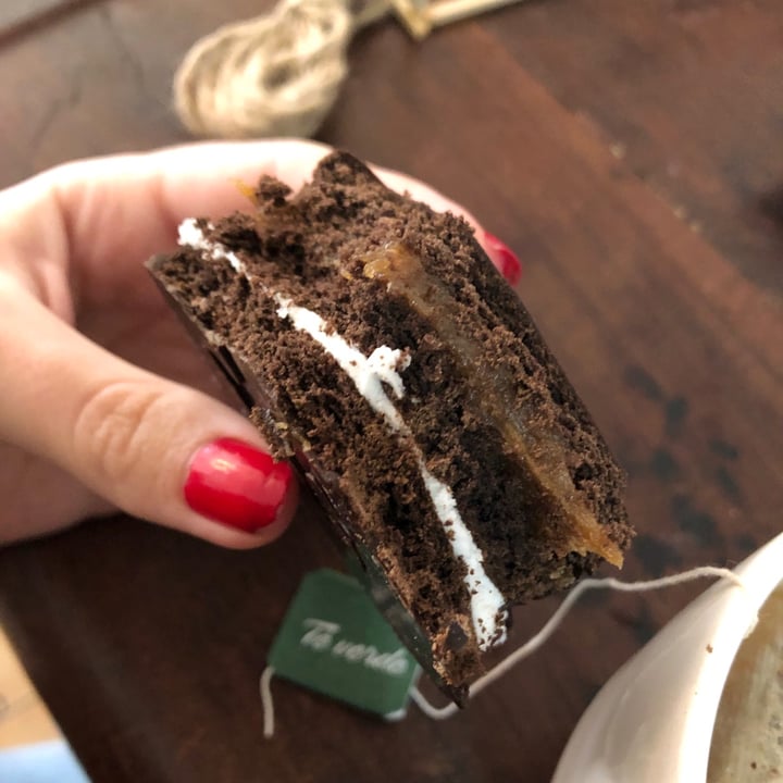 review photo of Un Rincón Vegano Alfajor Triple Black Premium shared by @ilysbrenda on 12 Aug 2020 - review