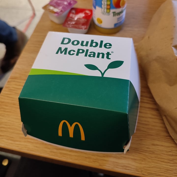 photo of McDonald's 185-187 Oxford Street Double McPlant shared by @sopheen on  23 Jan 2023 - review