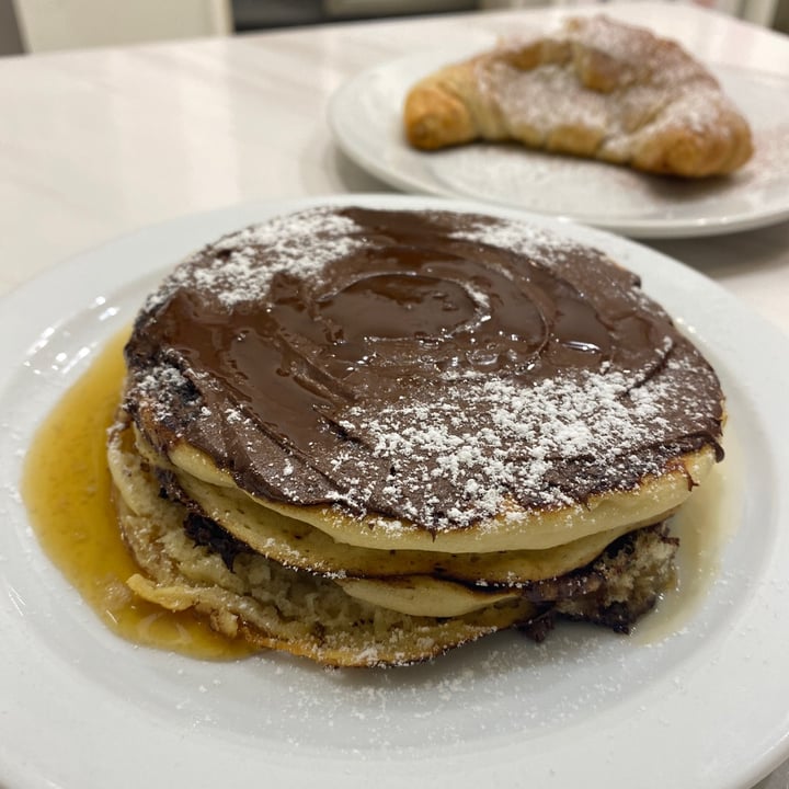 photo of 2Hearts Bakery Pancakes vegani con crema nocciola e cacao shared by @kundaluna on  30 Sep 2022 - review