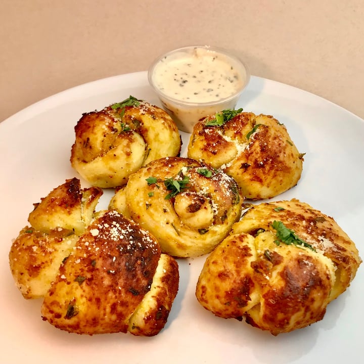 photo of Virtuous Pie Garlic Knots shared by @pdxveg on  16 Jul 2021 - review