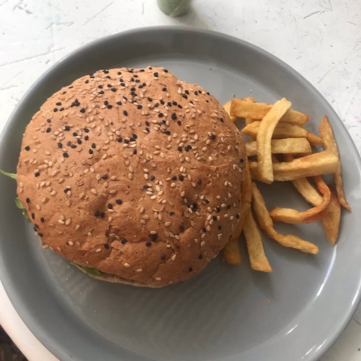 photo of Naturalíssimo Hamburguesa Con Papas shared by @karenruza on  11 Sep 2021 - review