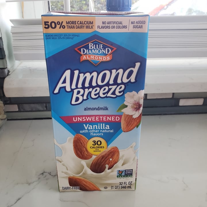 photo of Blue Diamond Almond milk unsweetened vanilla shared by @jupiejup on  19 Jun 2021 - review