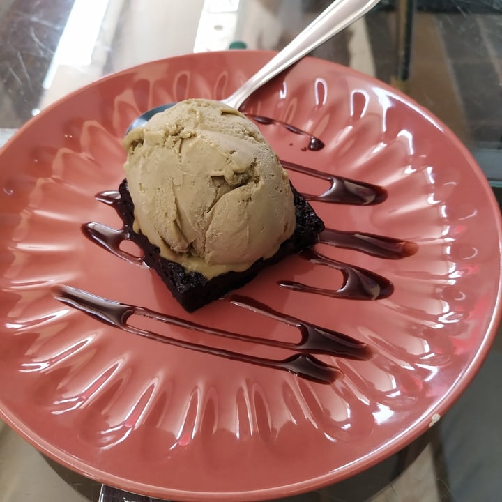 photo of Mandala - Cozinha vegetal Brownie com sorvete shared by @cassiot on  08 Oct 2022 - review