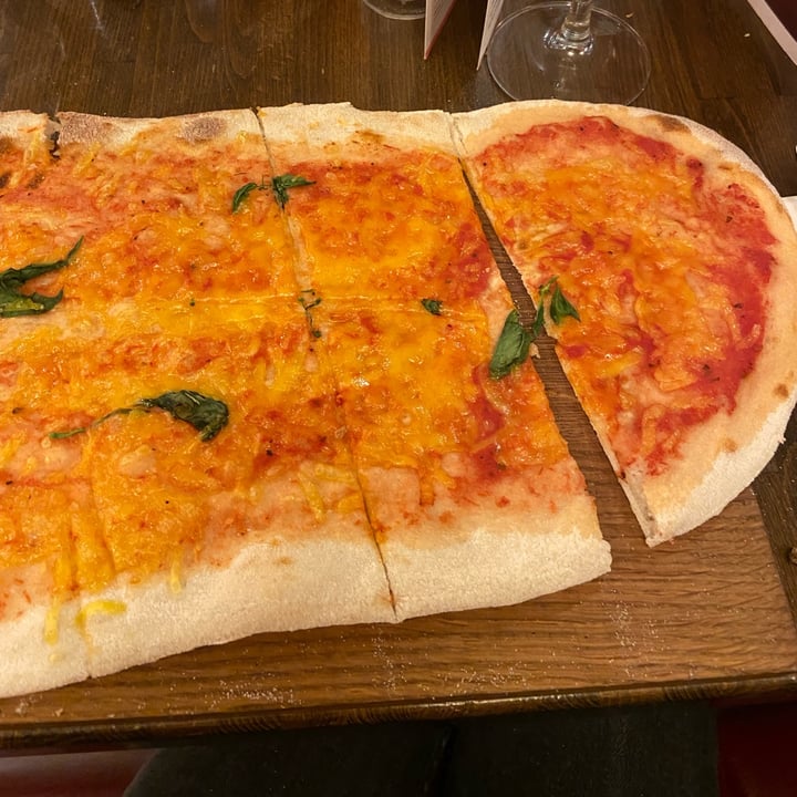 photo of Prezzo Italian Restaurant East Grinstead Vegan Margherita shared by @laureneas on  31 Oct 2022 - review