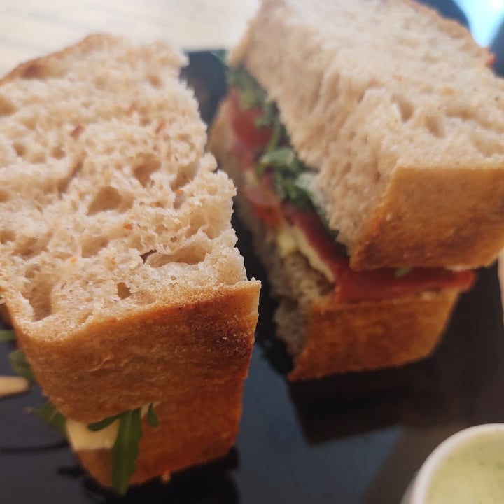photo of Odete Bakery - padaria artesanal & pastelaria vegan Sandes abigail shared by @monicamarcos on  25 Apr 2022 - review