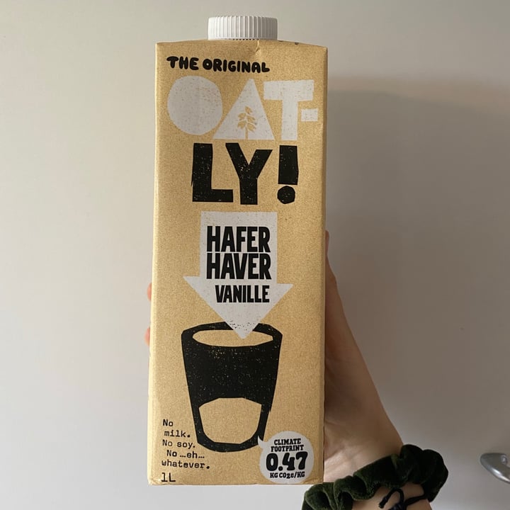 photo of Oatly vanilla oat milk shared by @holasoymylk on  19 Aug 2021 - review