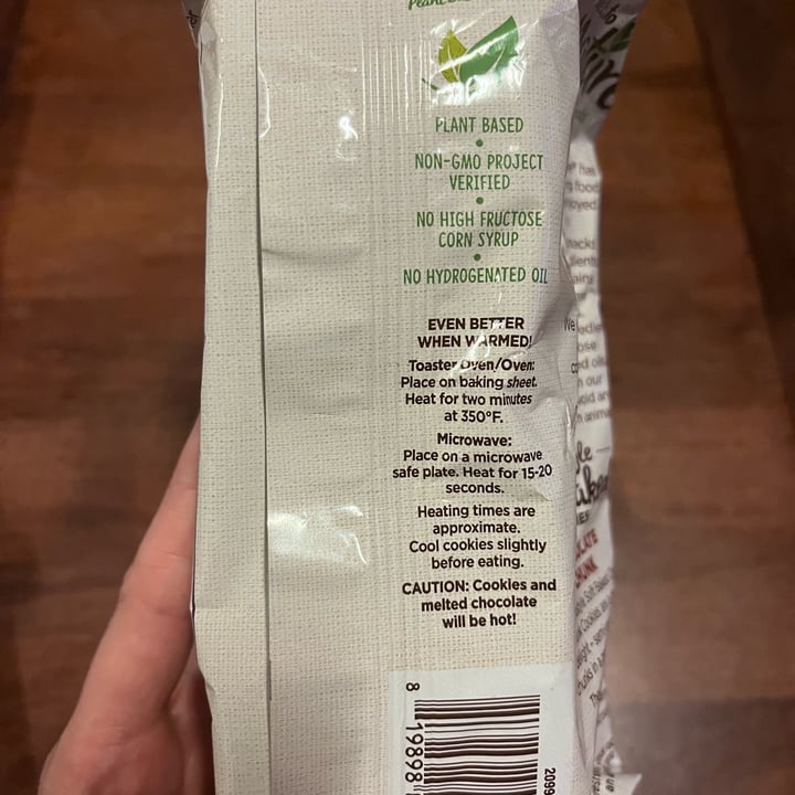 review photo of Back to Nature chunky chocolate chip cookies shared by @laritu on 26 Aug 2022 - review