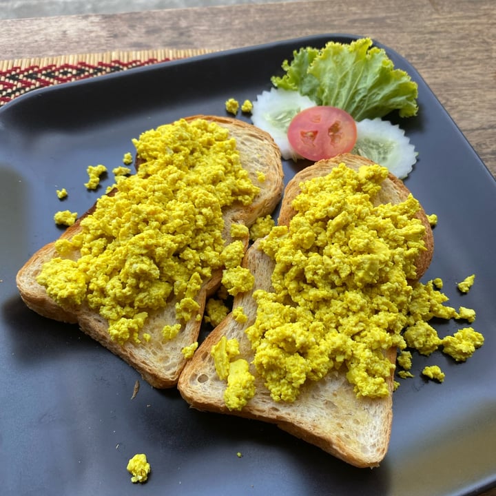 photo of Vegan Heaven Scrambled Tofu Toast shared by @plantsfeelthough on  10 Nov 2022 - review