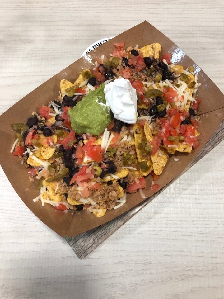photo of Veggie Burger Nachos Especiales shared by @puffskein on  18 Feb 2020 - review