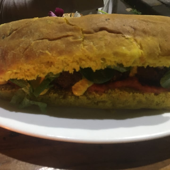 review photo of Artemisia Sandwich de albóndigas shared by @catalinabuffarini on 21 Nov 2021 - review