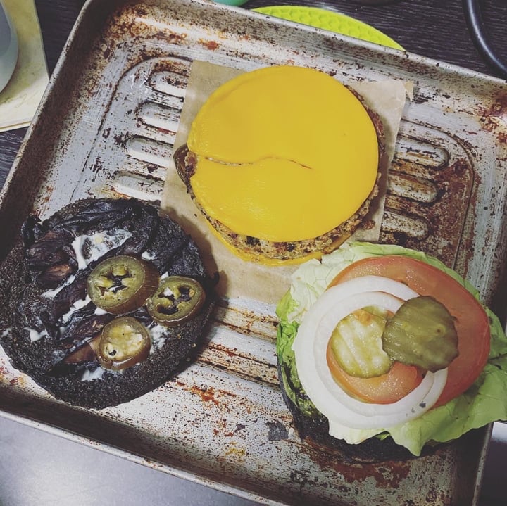 photo of 25 Degrees Burger, Wine & Liquor Bar Vegan Beyond Burger shared by @mags21 on  24 Mar 2020 - review