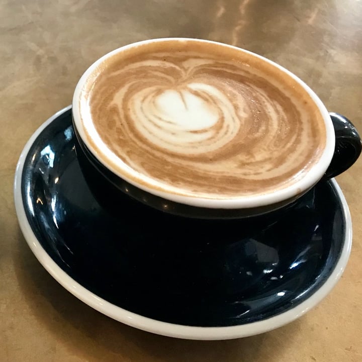 photo of Chye Seng Huat Hardware Flat white with soy milk shared by @oakandbamboo on  26 Sep 2021 - review