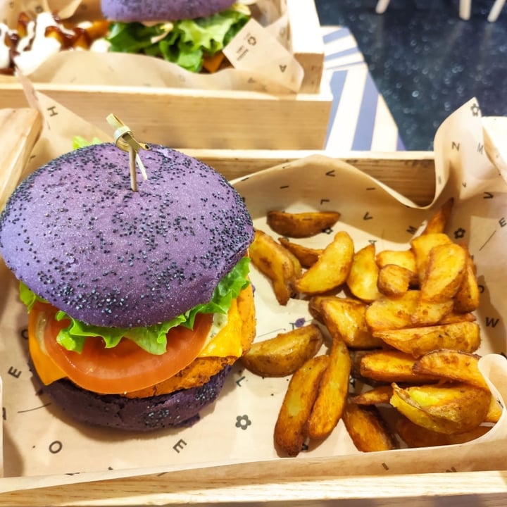 review photo of Flower Burger Flower burger shared by @ali91 on 11 Mar 2022 - review