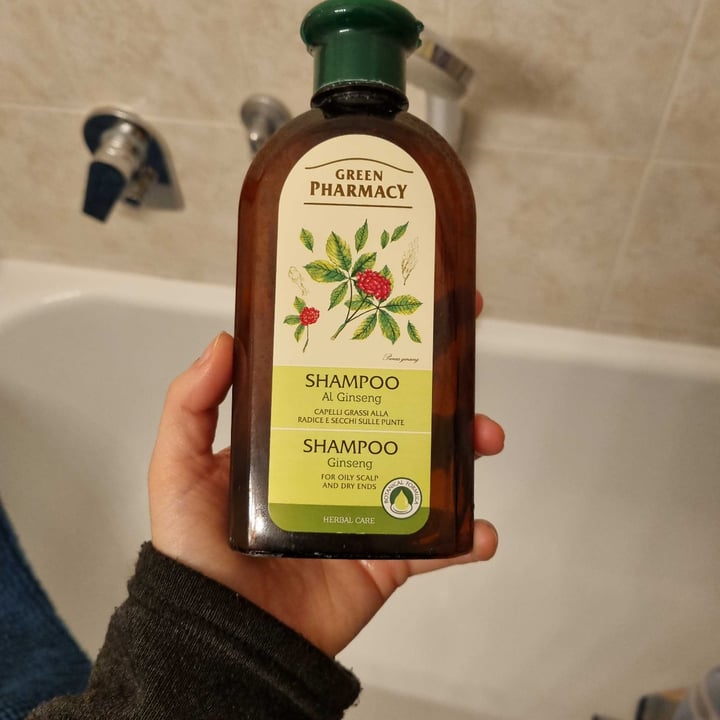 photo of Green Pharmacy Shampoo al ginseng shared by @msadriana on  13 Mar 2022 - review