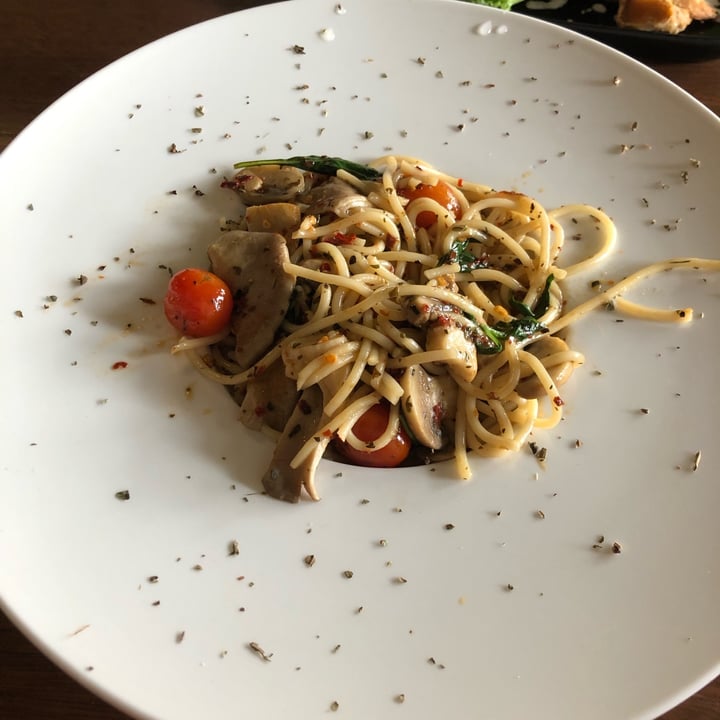 review photo of Pinxin Vegan Cuisine Spaghetti aglio olio shared by @adalea on 03 Jan 2022 - review