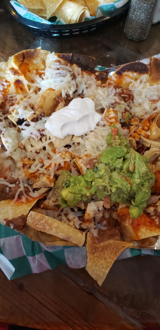 photo of Pelon's Baja Grill Vegan Chicken Nachos shared by @lillady707 on  08 Sep 2019 - review