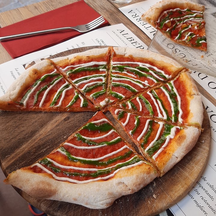 photo of Life Bistrot - Plant Based Restaurant - Archaeological Site pizza margherita Con Crema Di Mandorle shared by @mariarcaveg on  28 Aug 2022 - review