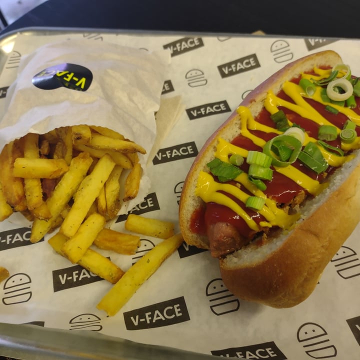photo of V-Face vegan hot dog shared by @annanever on  09 May 2022 - review