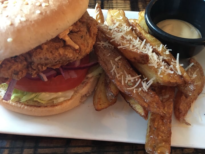 photo of The Tipsy Vegan Buttermilk burger shared by @moneyamiss on  30 Dec 2019 - review