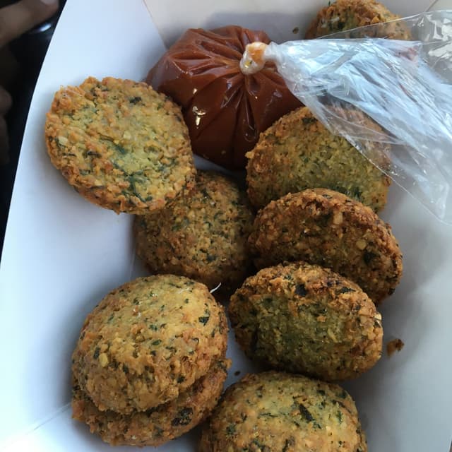 菜肴“Falafel nuggets”的照片
