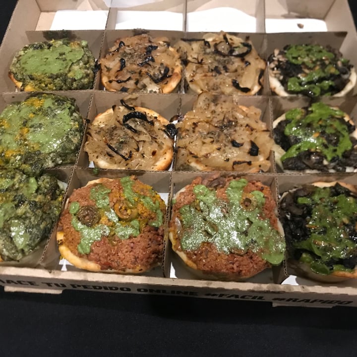 review photo of Pizza Vegana Castelar Canastitas shared by @julicamp_ on 08 May 2020 - review