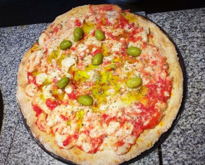 photo of Lontano Pizza Pizza De Murazzella Vegana shared by @natifernandez on  18 Oct 2019 - review