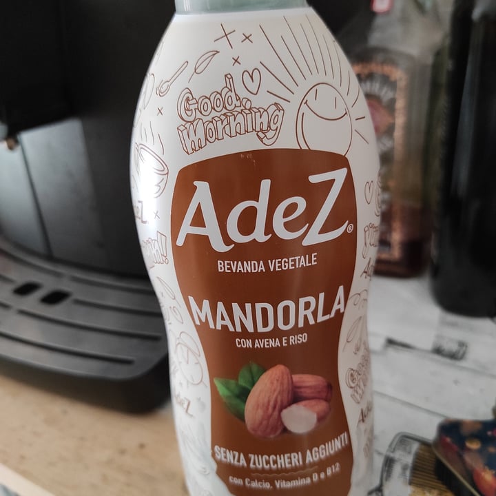 photo of AdeZ Bevanda vegetale alla mandorla shared by @esterrome on  16 Apr 2022 - review