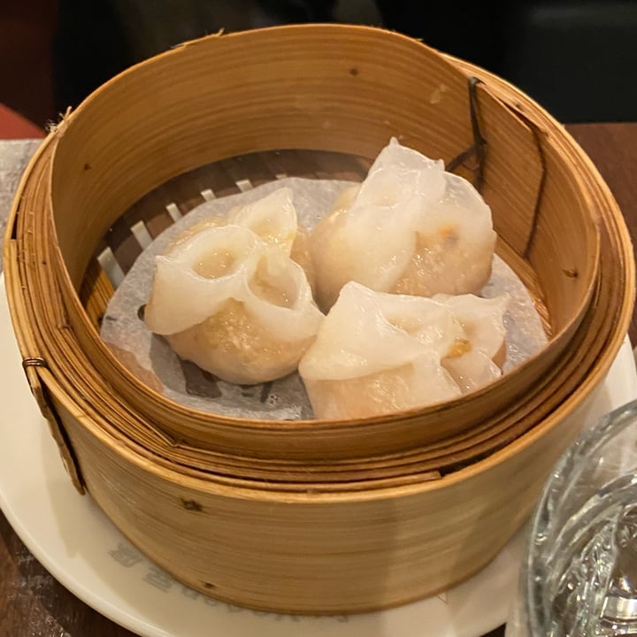 photo of Tofu Vegan Steamed Tofu and Mushroom Dumplings shared by @veganmiranda on  26 Feb 2022 - review