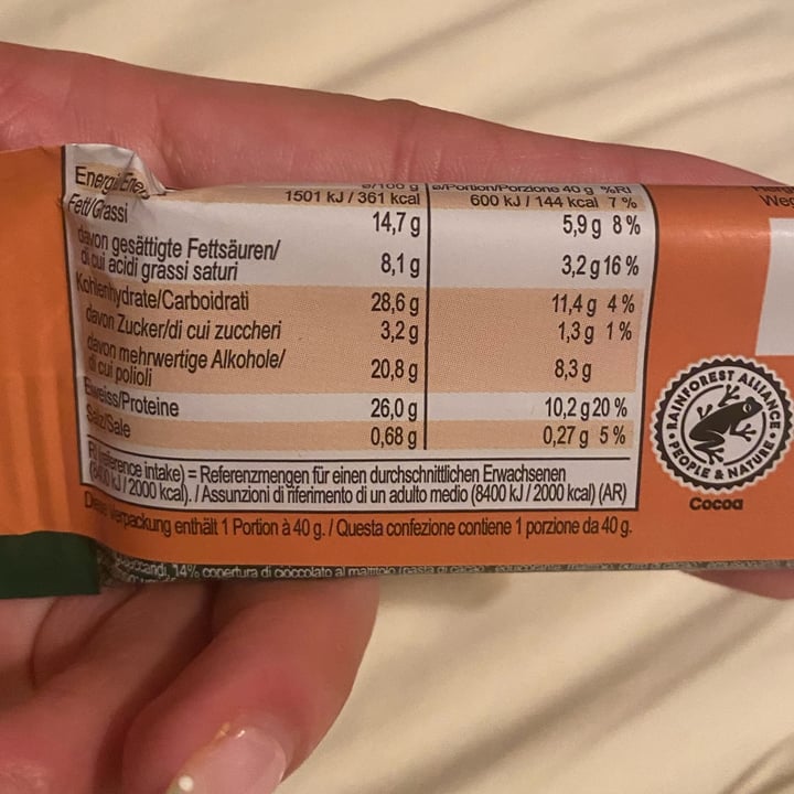 photo of Vegan Protein Bar  Almond Cookie Dough Geschmack / Gusto Di Biscotto Alle Mandorle shared by @lucr3ziagalli on  26 Jun 2022 - review