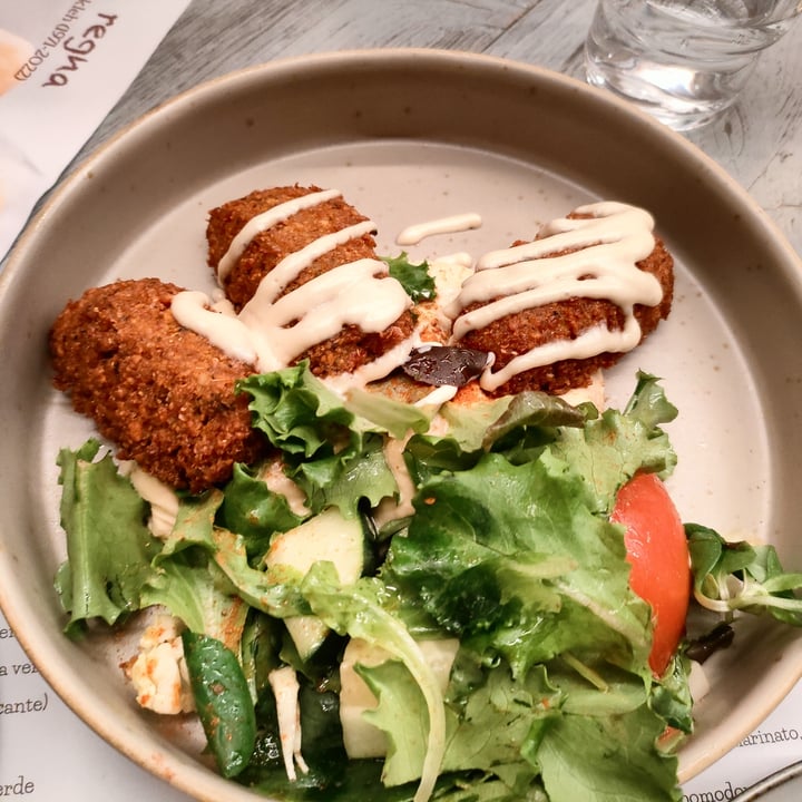 Dukka Brescia, Italy Hummus Con Falafel Review abillion