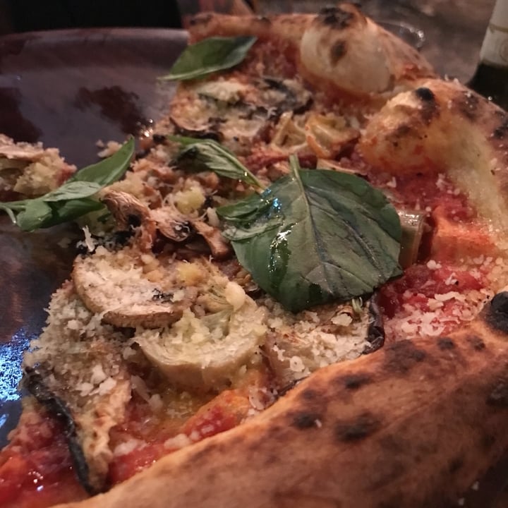 review photo of Gigi's Pizzeria Carciofi e Funghi shared by @glimmertwin on 27 Jul 2020 - review