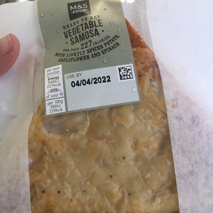photo of Marks & Spencer Food (M&S) Vegetable samosa shared by @naomivegan on  02 Apr 2022 - review